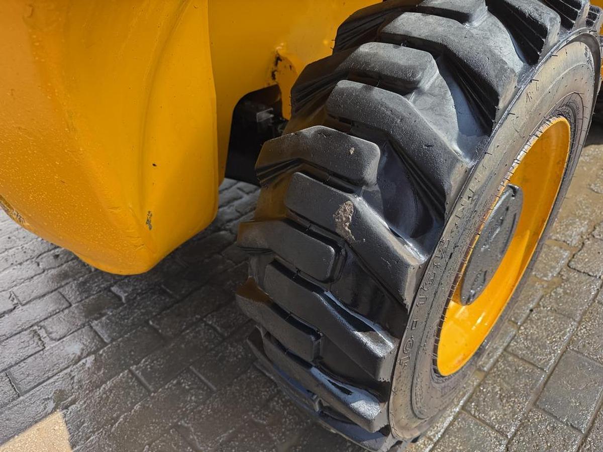 Used JCB 520-40 2t 4m Telehandler
