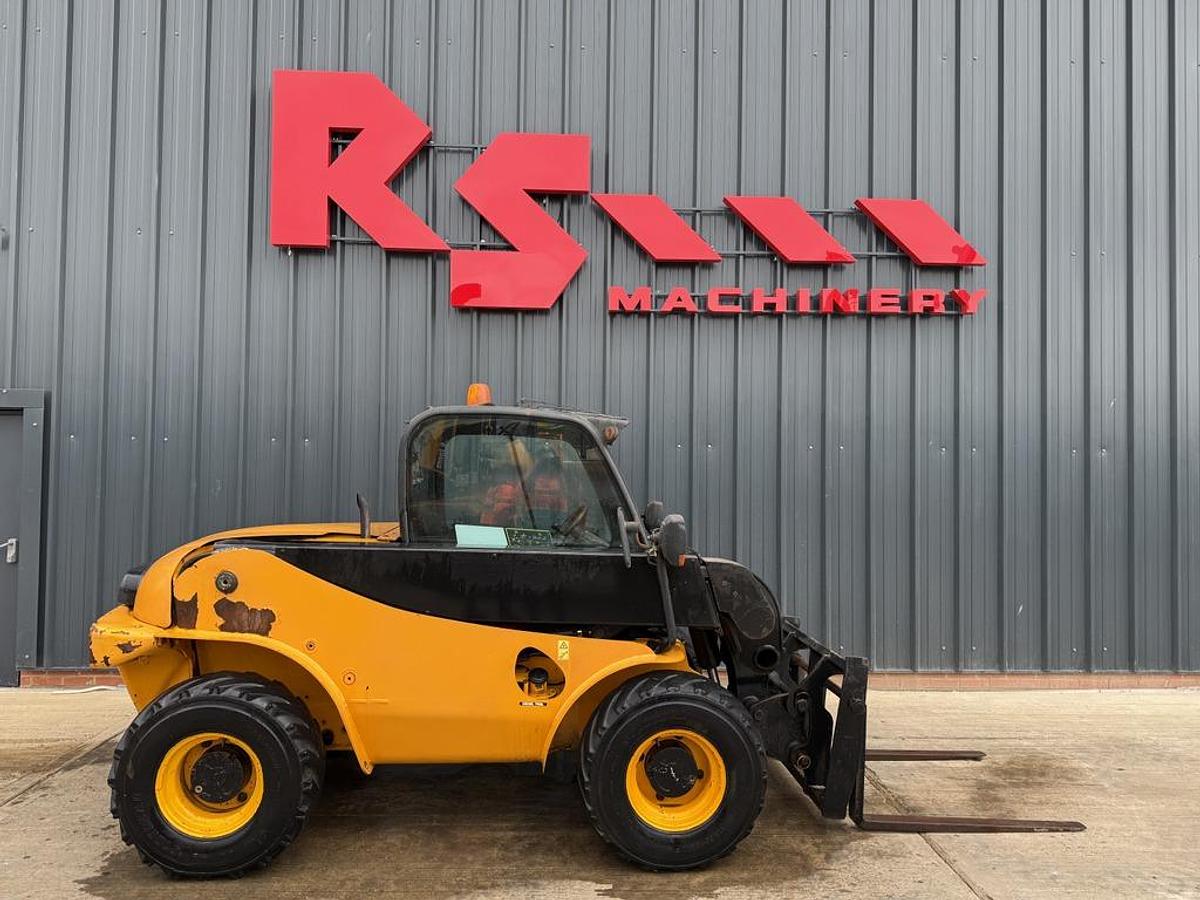 Used JCB 520-40 2t 4m Telehandler