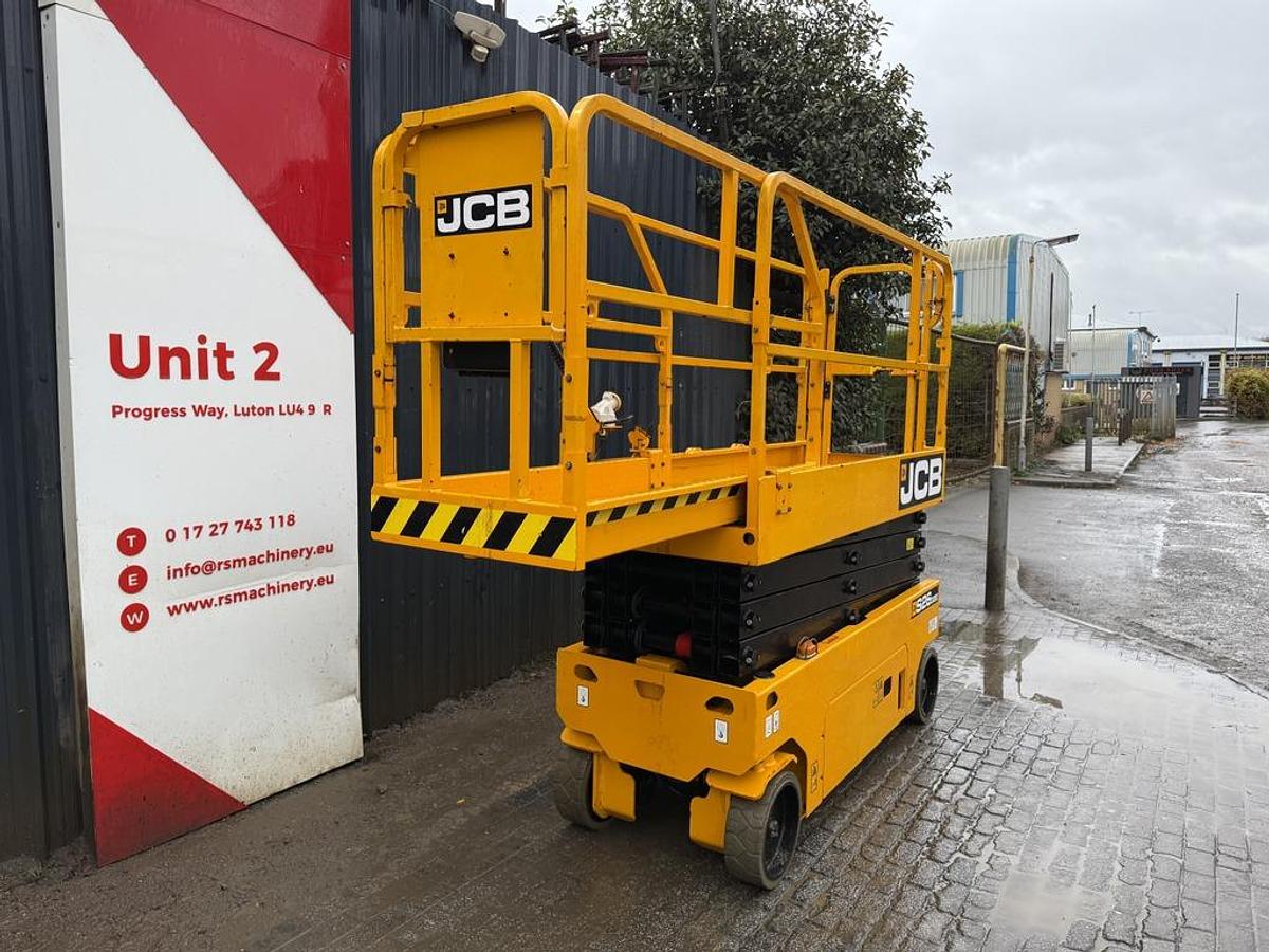 Used JCB S2632E 10m Electric Scissor Lift
