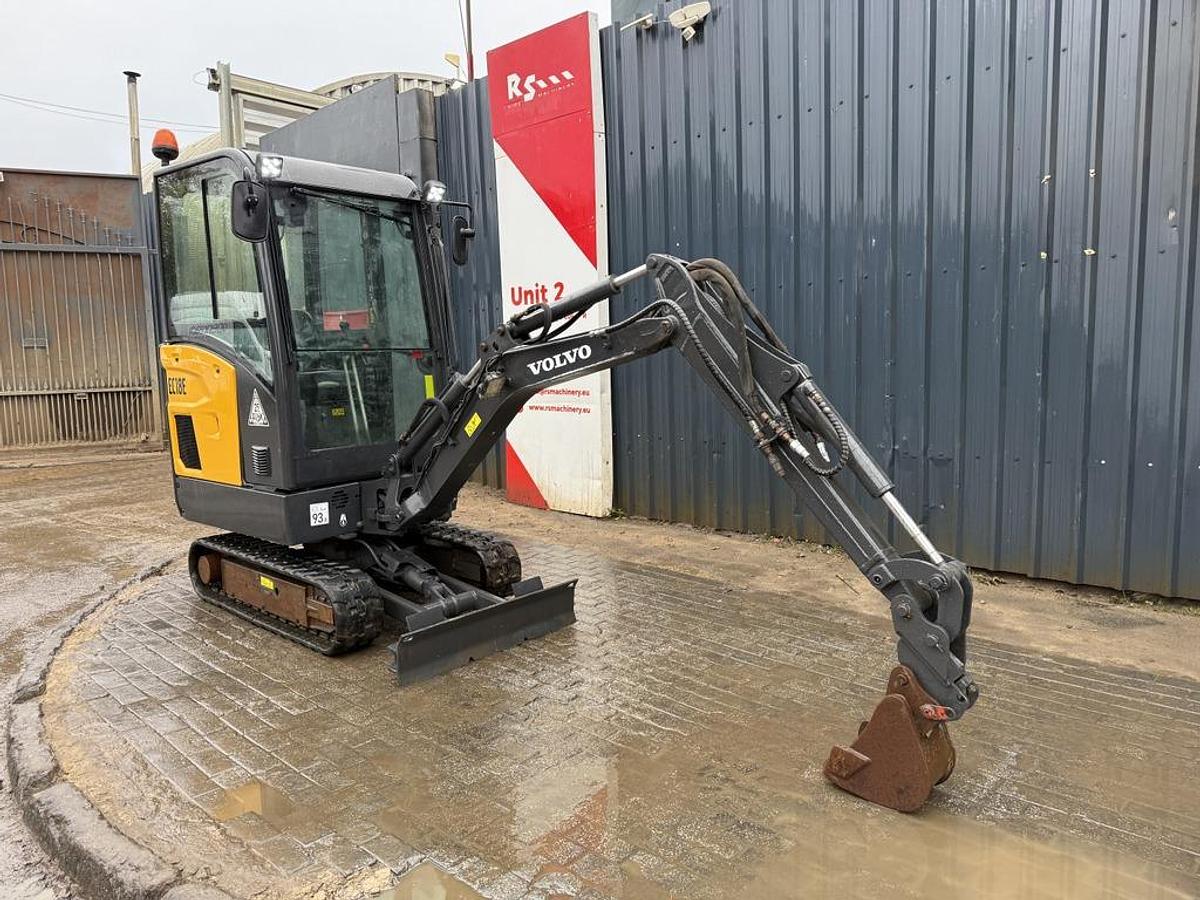 Used VOLVO EC18E