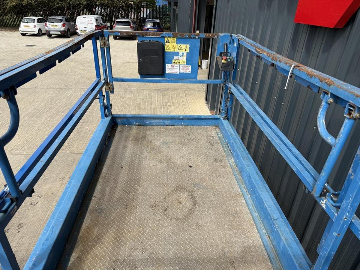 Used Genie GS4069 BE 14m Scissor Lift