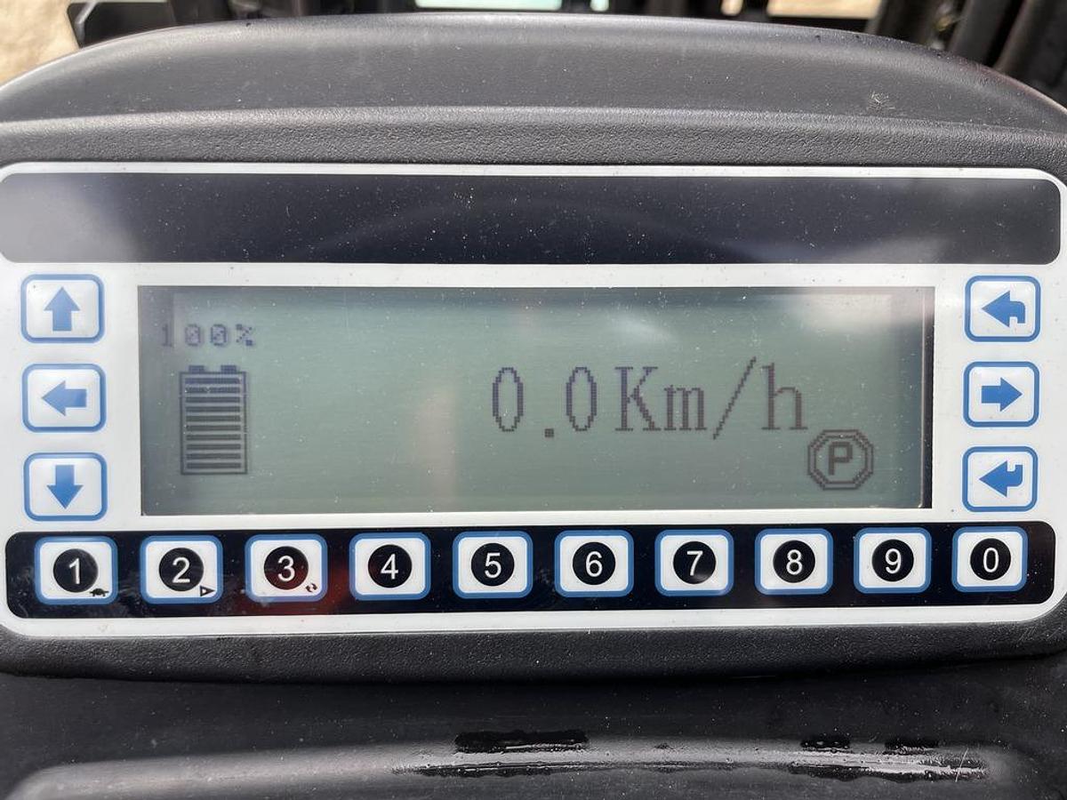 Used Manitou ME425C 2.5t Electric Forklift