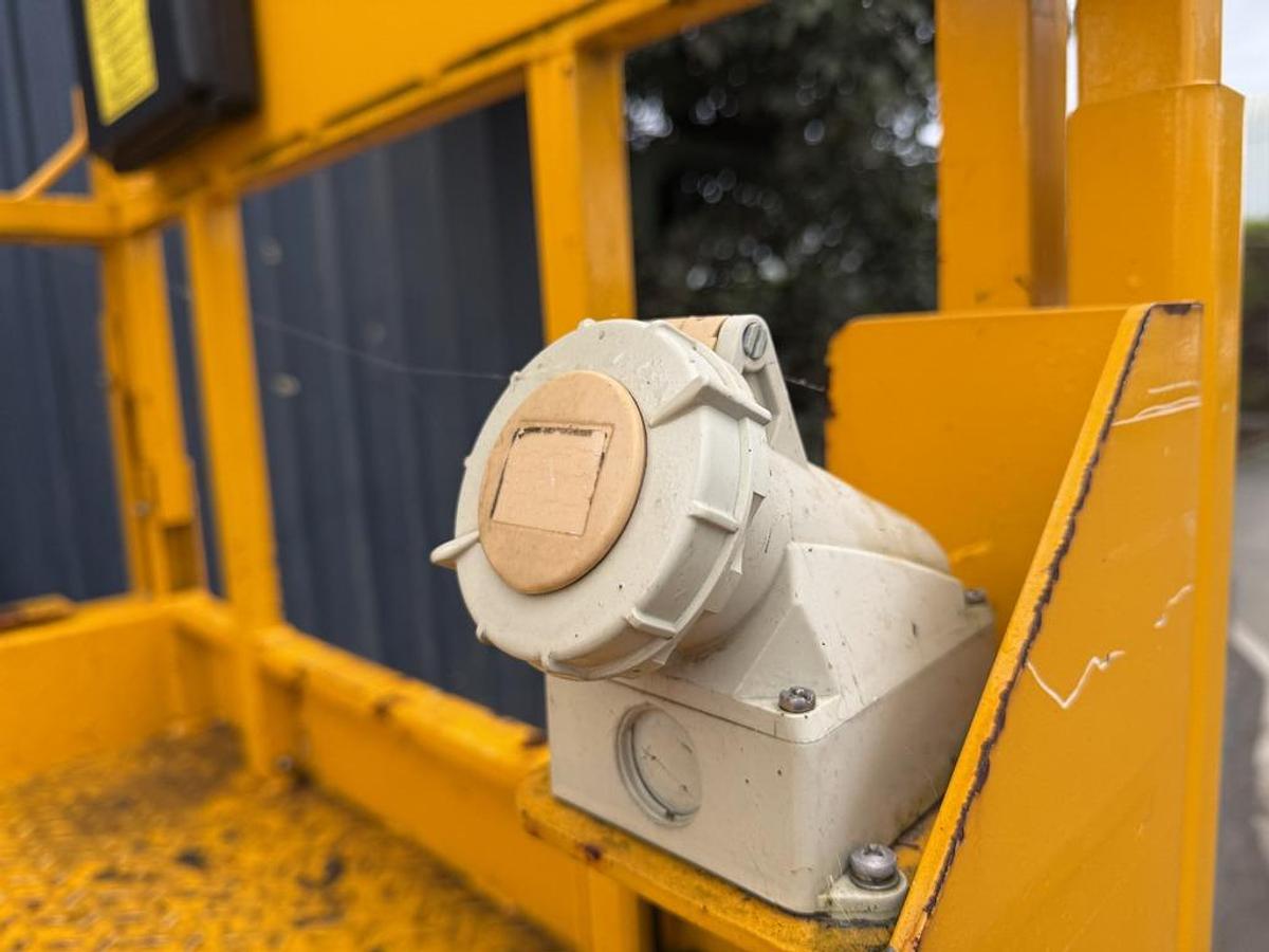 Used JCB S3246E 12m Electric Scissor Lift