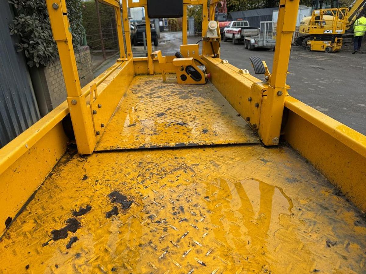 Used JCB S2032E 8m Electric Scissor Lift