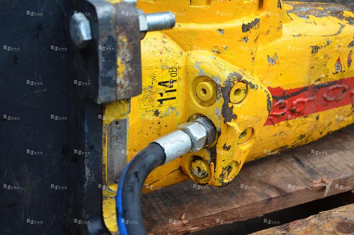 Used ATLAS COPCO SB152