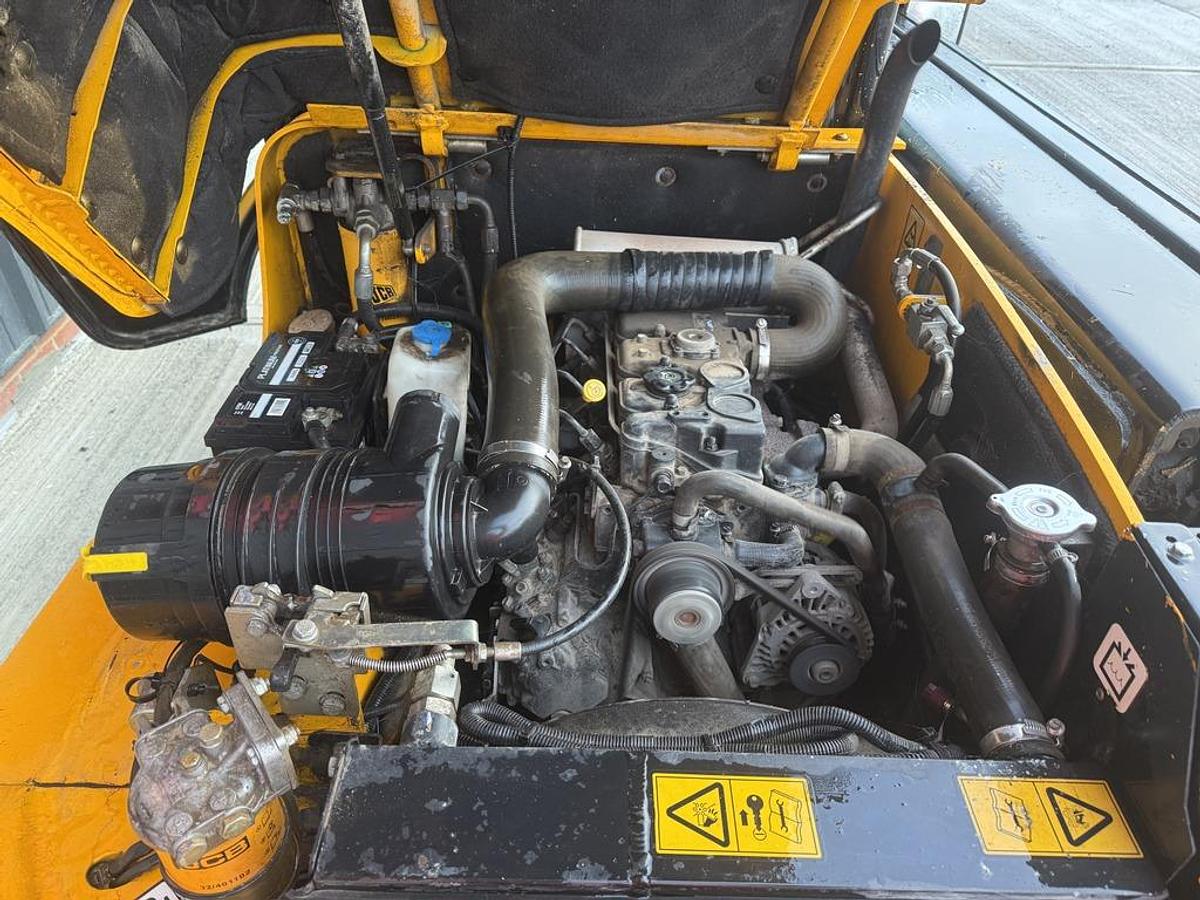 Used JCB 520-40 2t 4m Telehandler