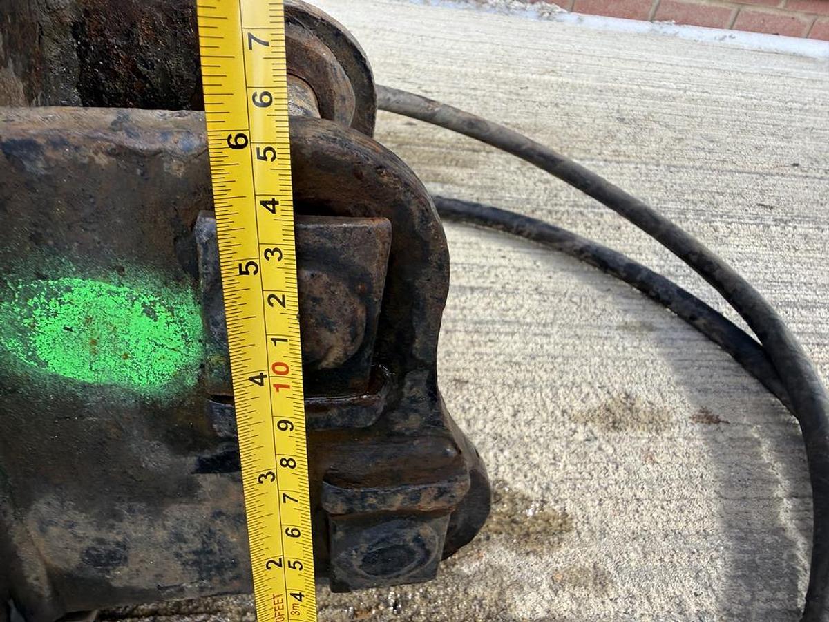 Used Atlas Copco SB 102 1,1 - 3,0 t Hydraulic Breaker