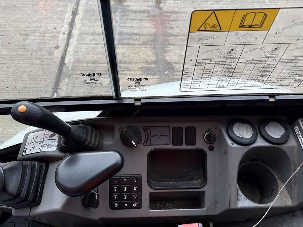 Used Bobcat E27Z 2.7t Mini Excavator