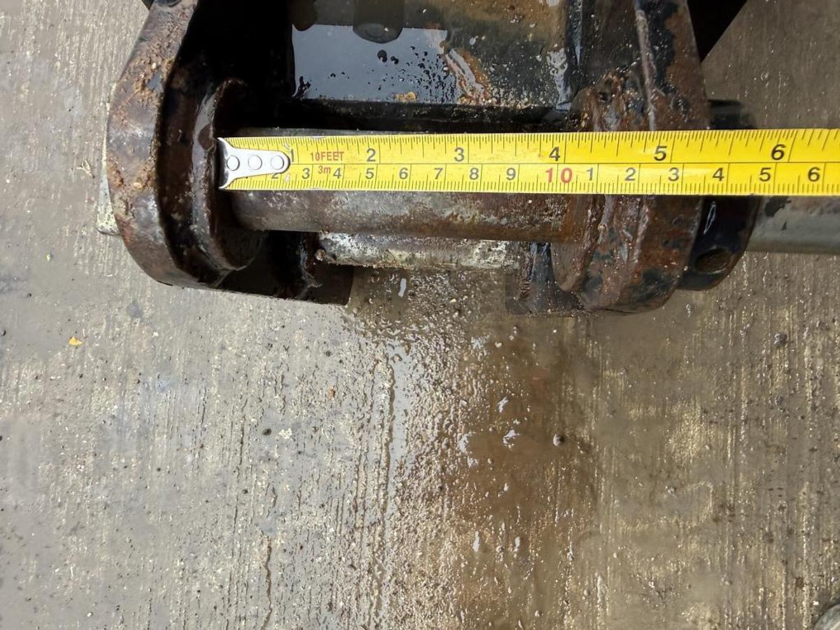 Used Socomec DMS 165 1,8 - 3,0 t Hydraulic Breaker