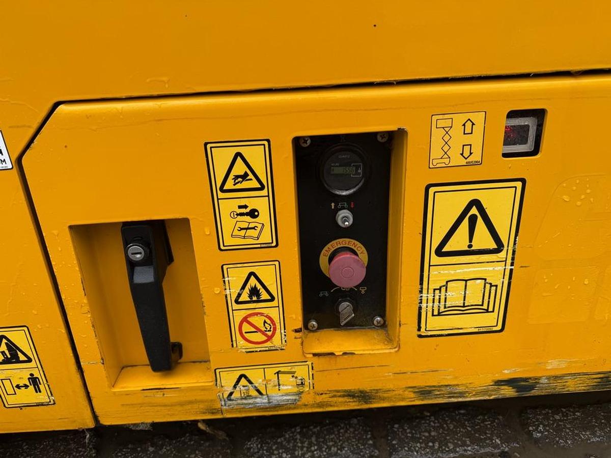 Used JCB S3246E 12m Electric Scissor Lift