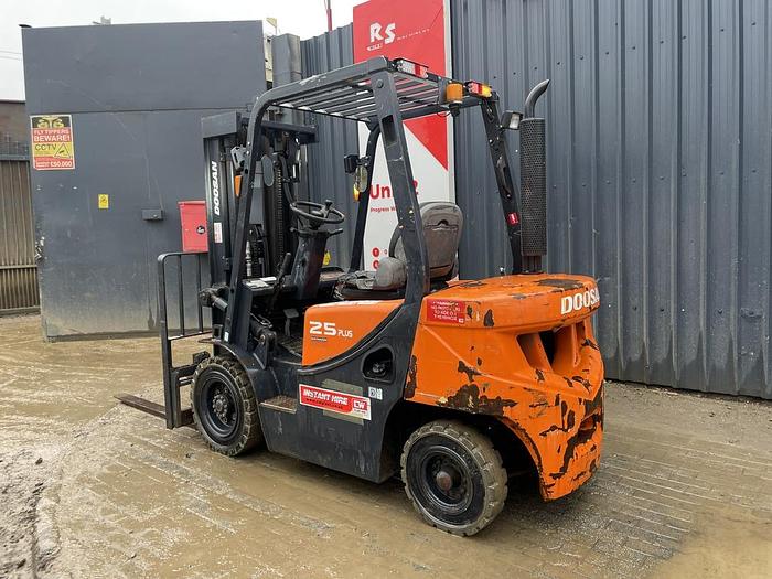 Used DOOSAN D25GP