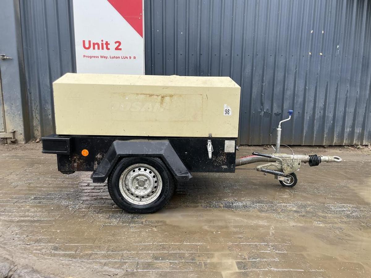Used Doosan 7/26E 2.5 m3/min Compressor