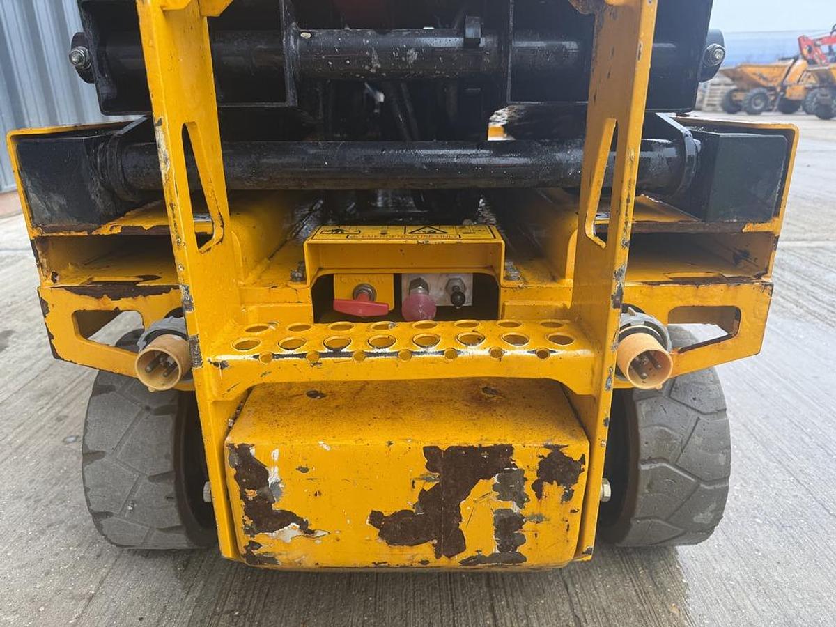 Used JCB S1930E 8m Electric Scissor Lift