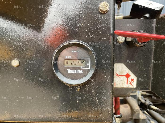 Used THWAITES 3 TONNE SWIVEL