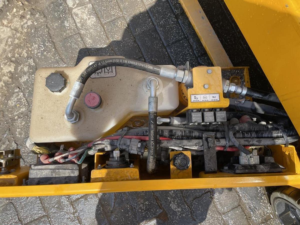 Used JCB S1932EDRV  8m Electric Scissor Lift