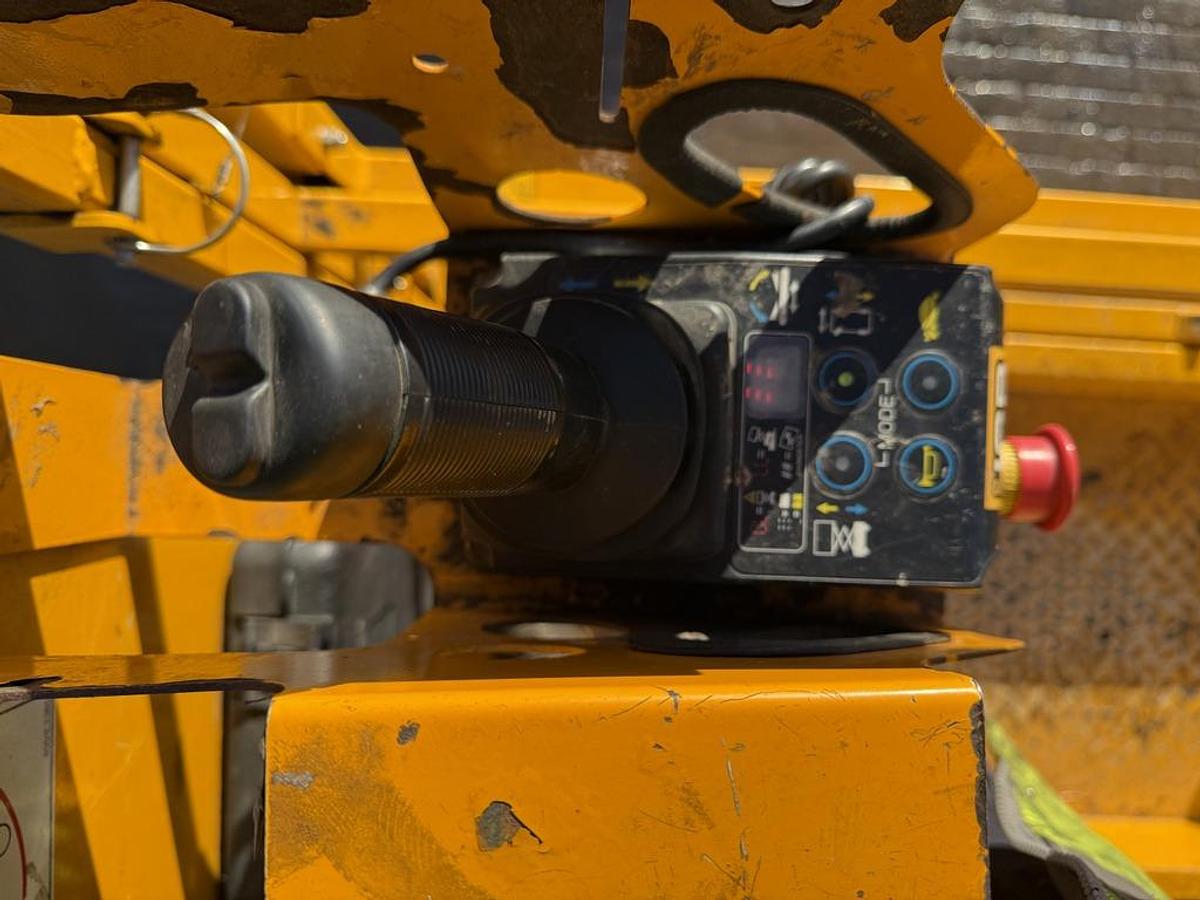 Used JCB S2632E 10m Electric Scissor Lift