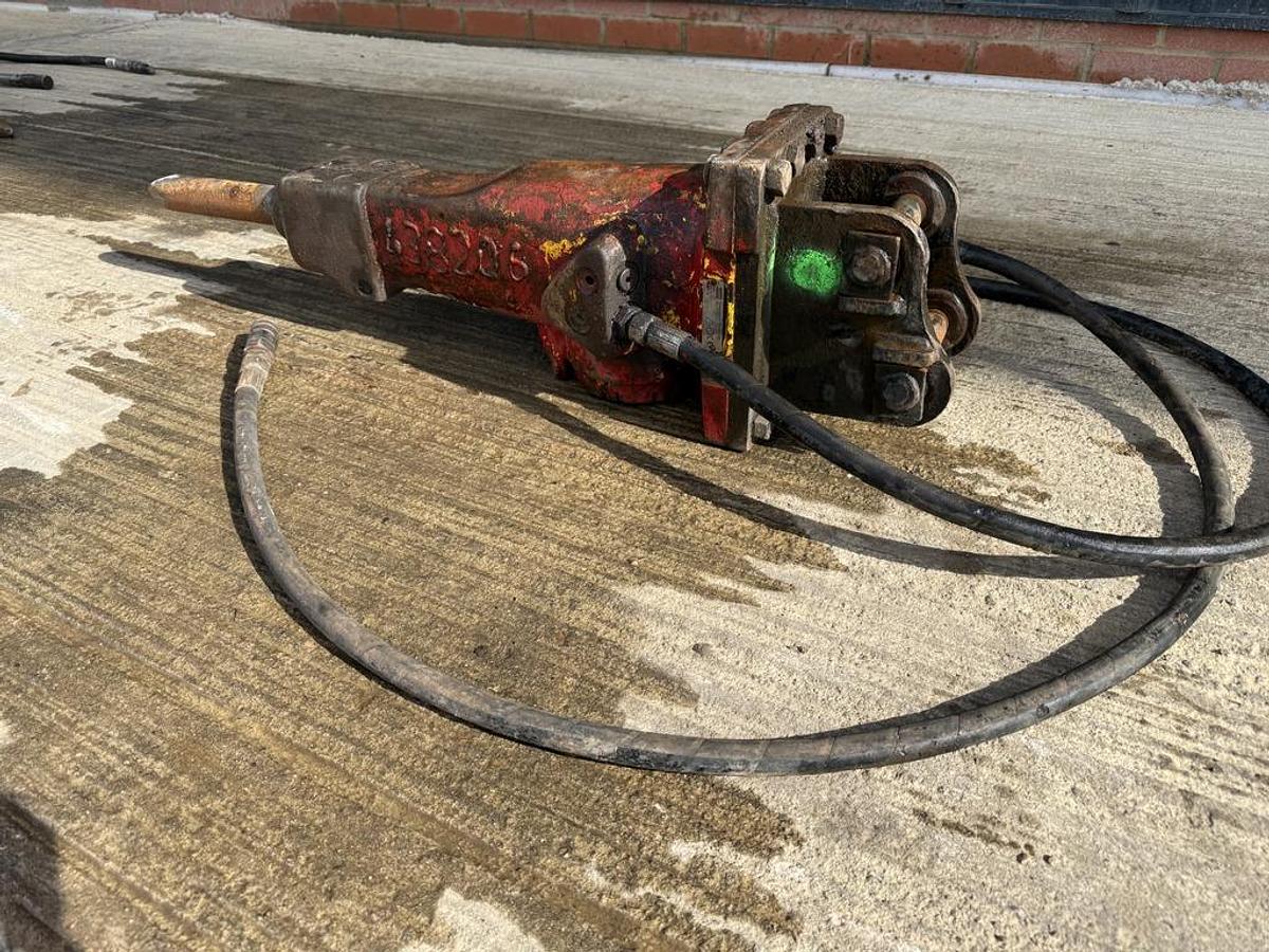 Used Atlas Copco SB 102 1,1 - 3,0 t Hydraulic Breaker