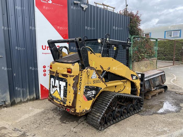 Used CATERPILLAR 257 B3