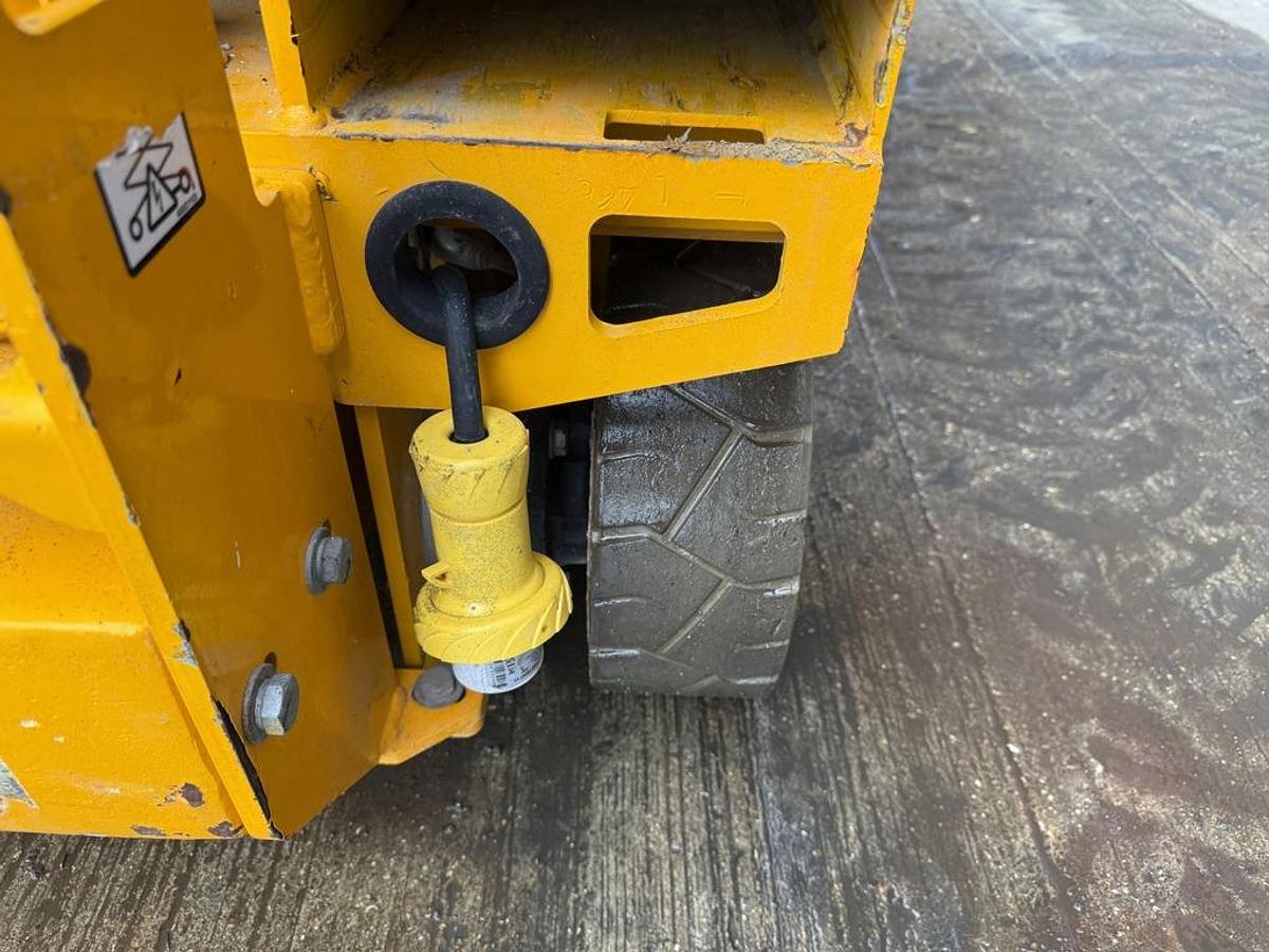 Used JCB S1930E 8m Electric Scissor Lift