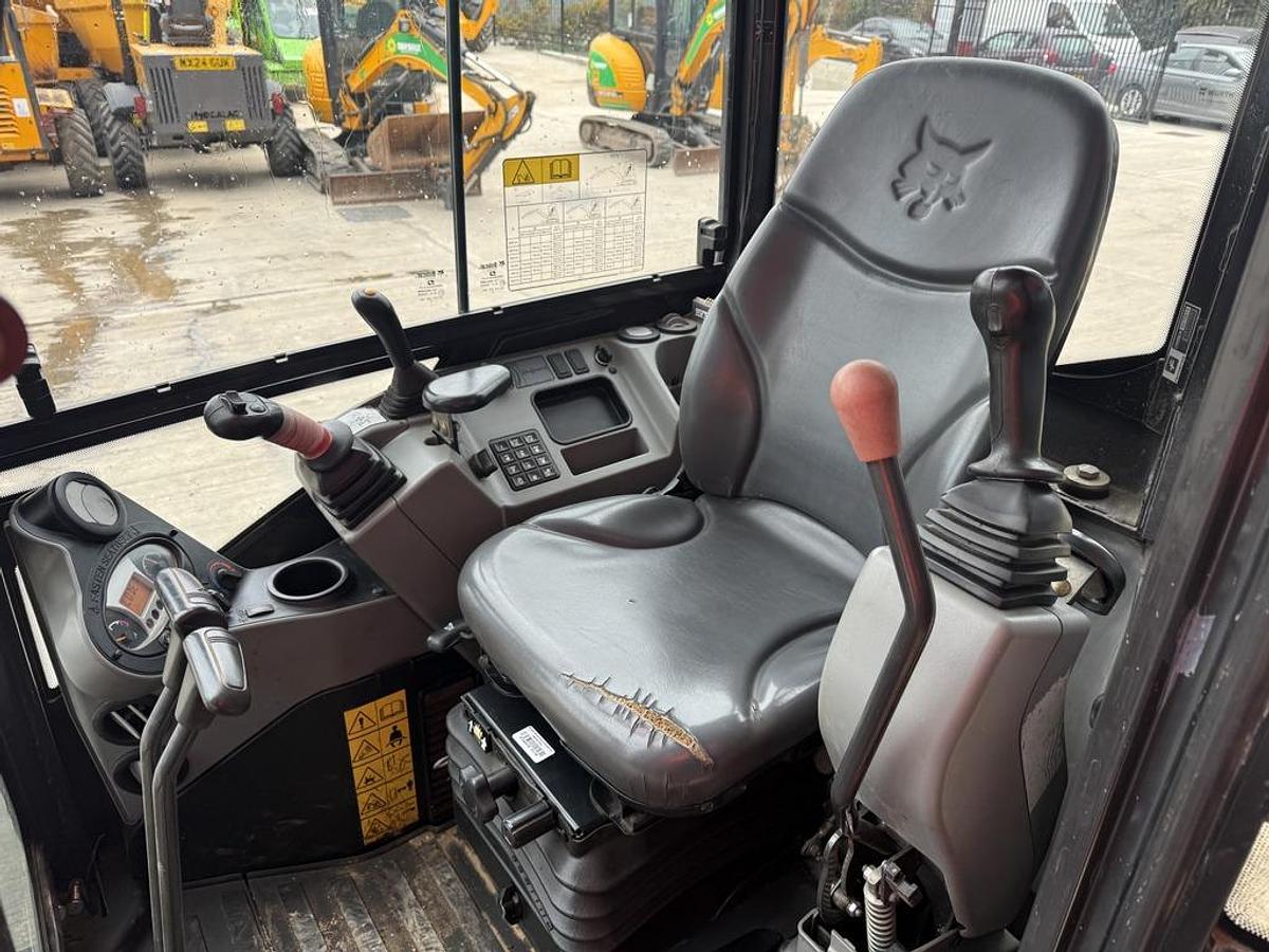 Used Bobcat E27Z 2.7t Mini Excavator