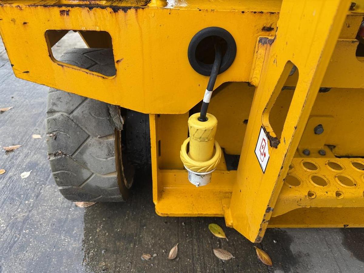 Used JCB S3246E 12m Electric Scissor Lift