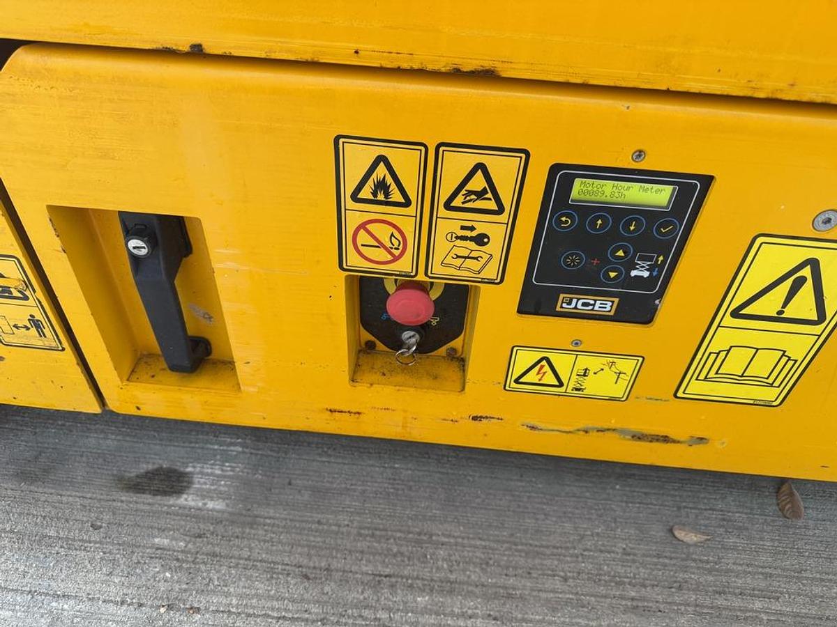 Used JCB S3246E 12m Electric Scissor Lift