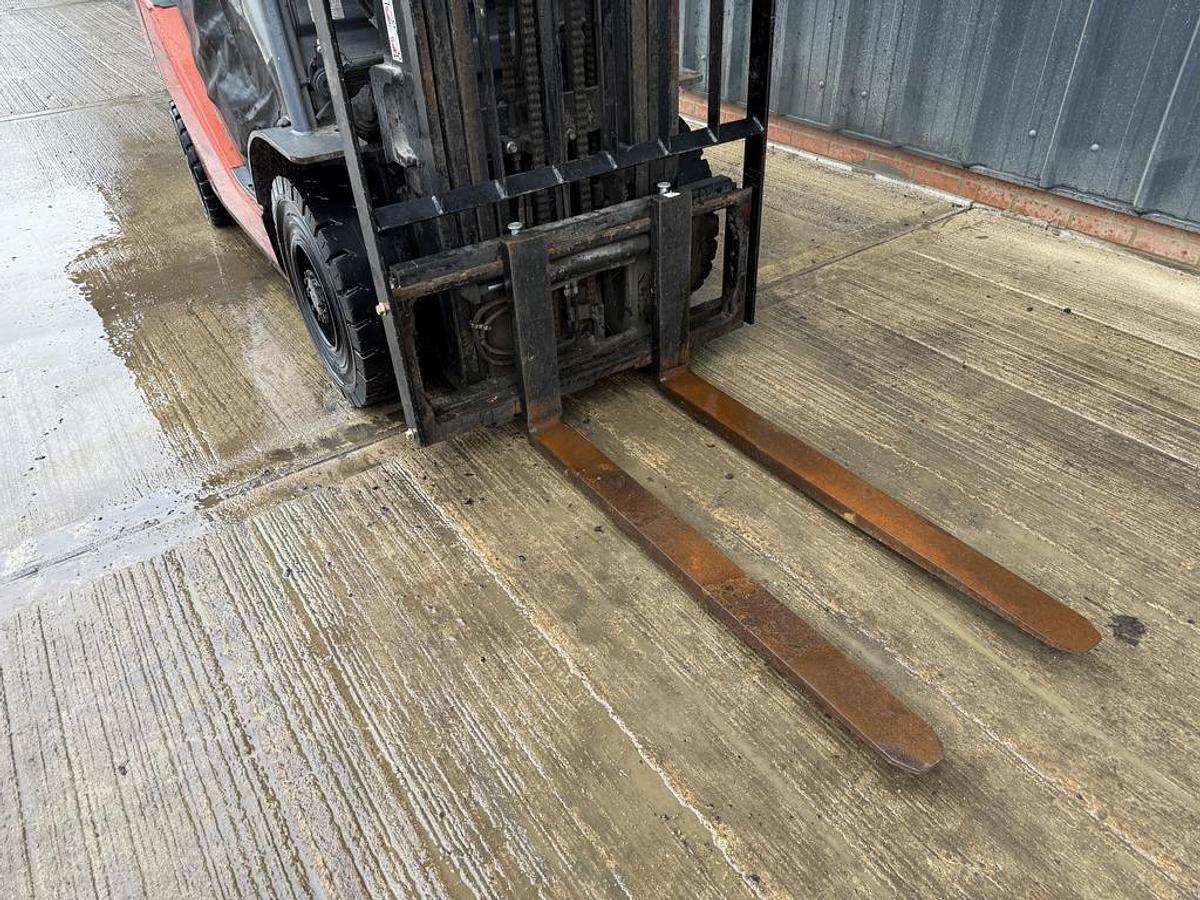 Used Toyota Tonero 2t LPG Forklift