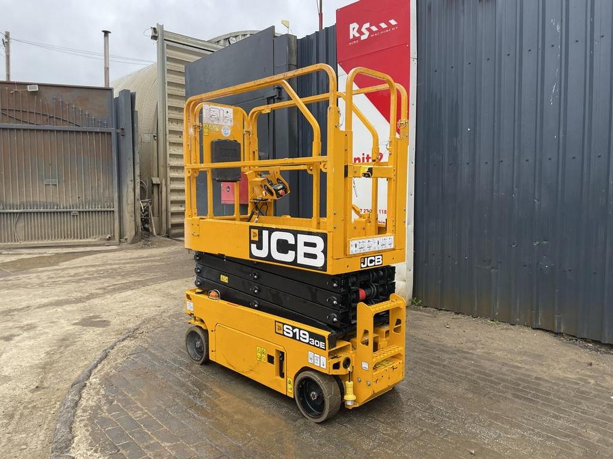 Used JCB S1930E 8m Electric Scissor Lift