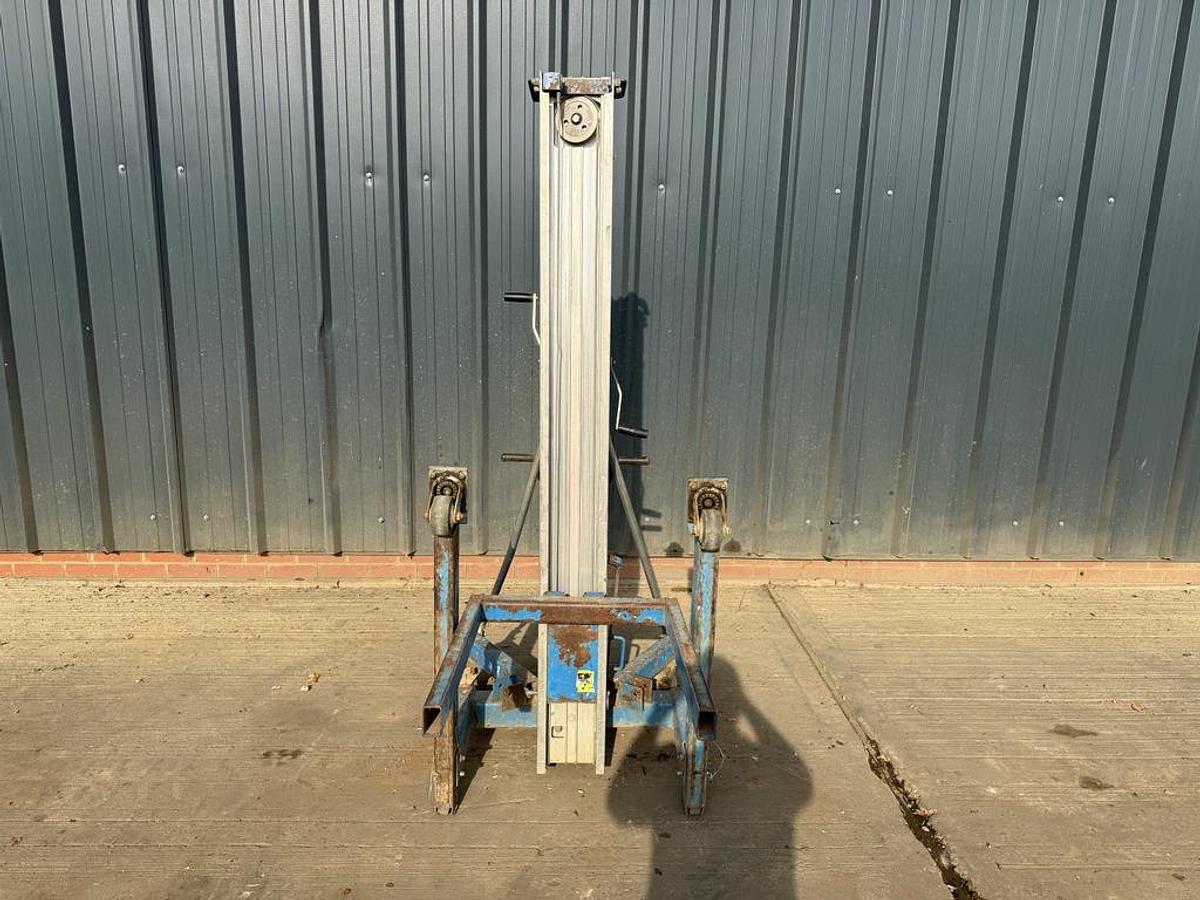 Used Genie SLA-10 Material Lift