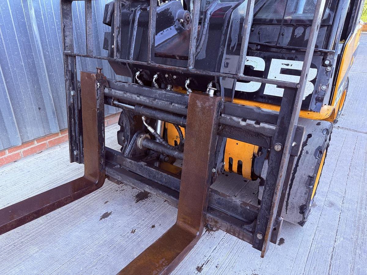 Used 2012 JCB TLT35D Teletruk