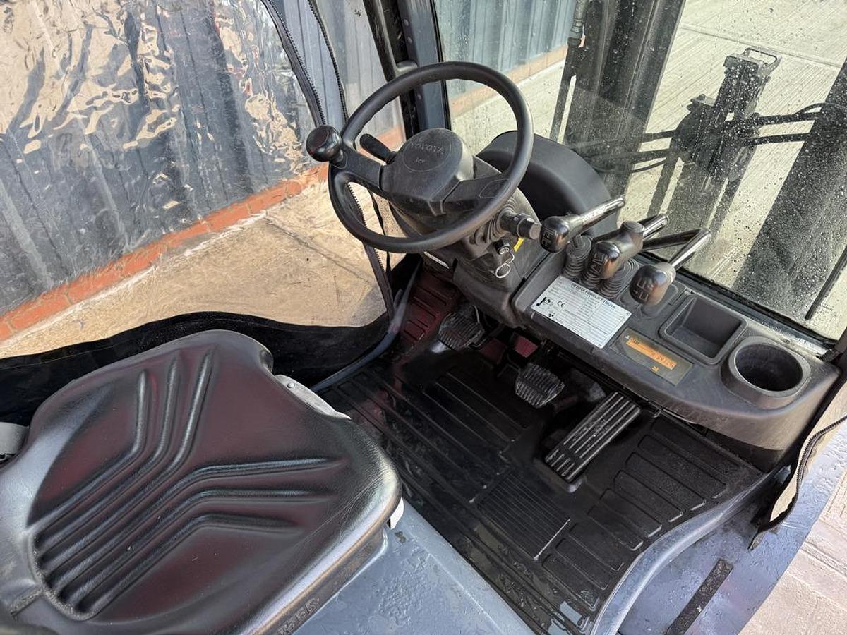 Used Toyota Tonero 2.5t LPG Forklift