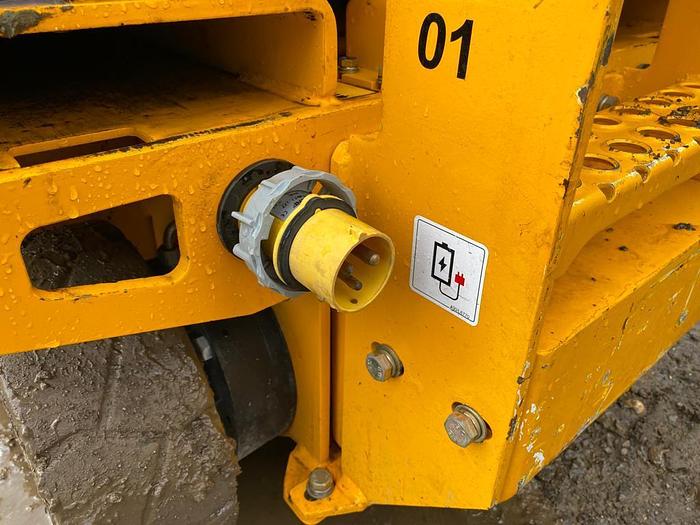 Used JCB S1930E 8m Electric Scissor Lift