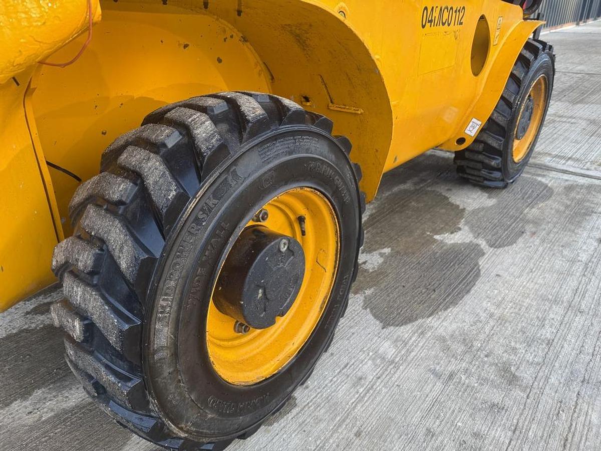 Used JCB 520-40 2t 4m Telehandler