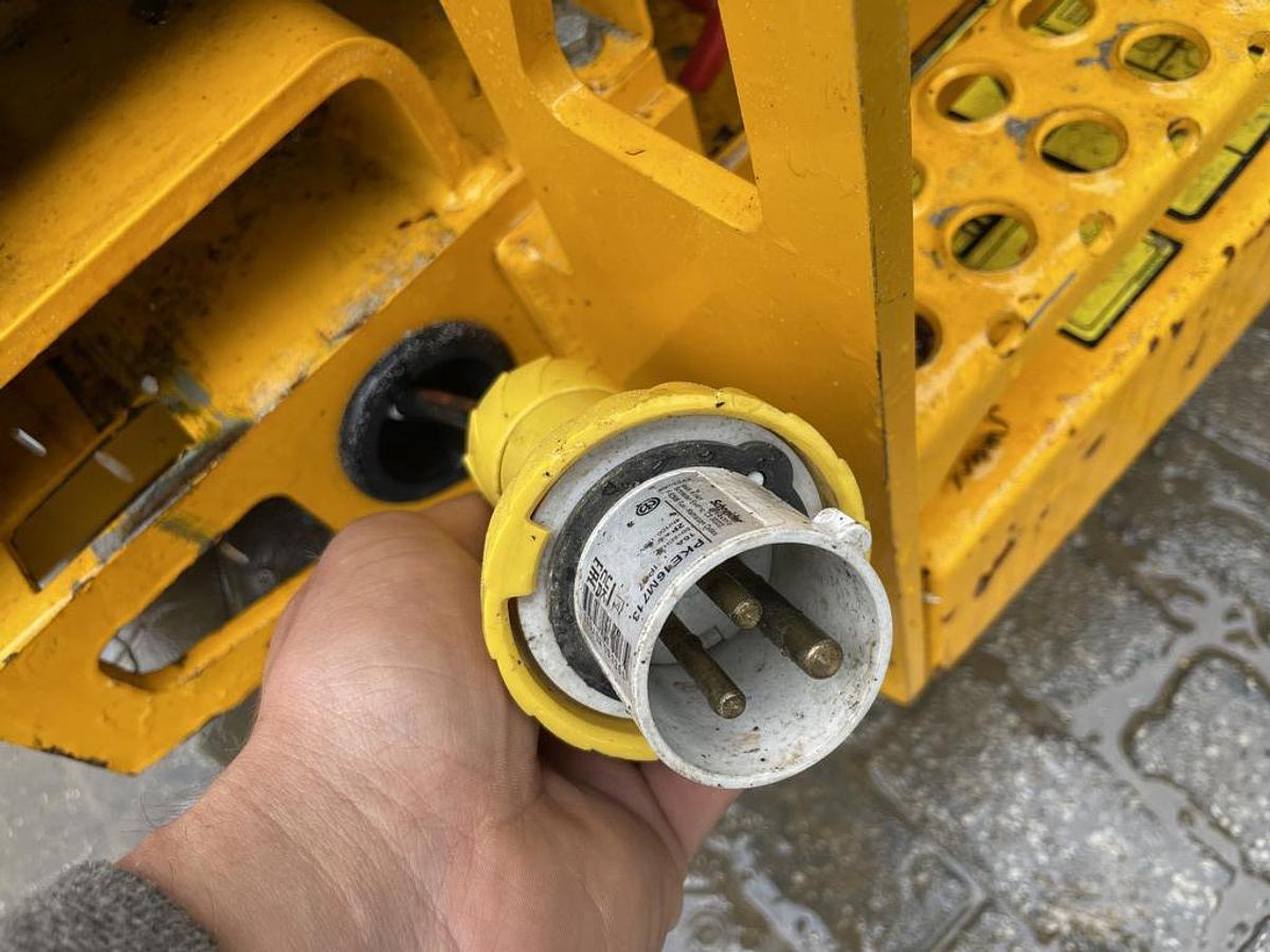 Used JCB S1930E 8m Electric Scissor Lift