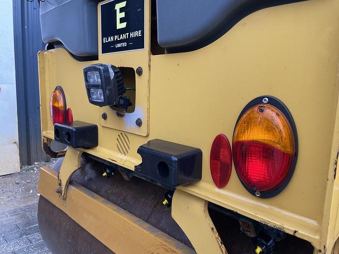 Used Caterpillar CB2.7 2.5t Roller