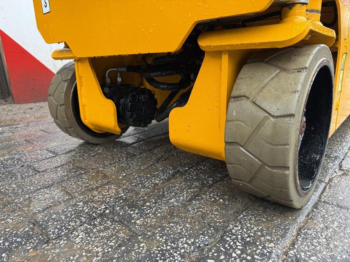 Used JCB S1530E 6m Electric Scissor Lift