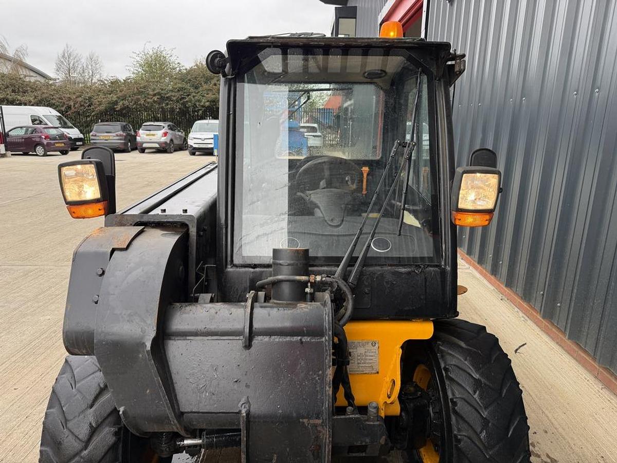 Used JCB 520-40 2t 4m Telehandler