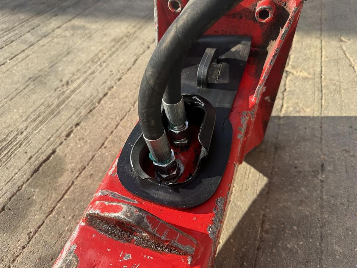 Used Atlas Copco RX 2 1,3 - 3,0 t Hydraulic Breaker