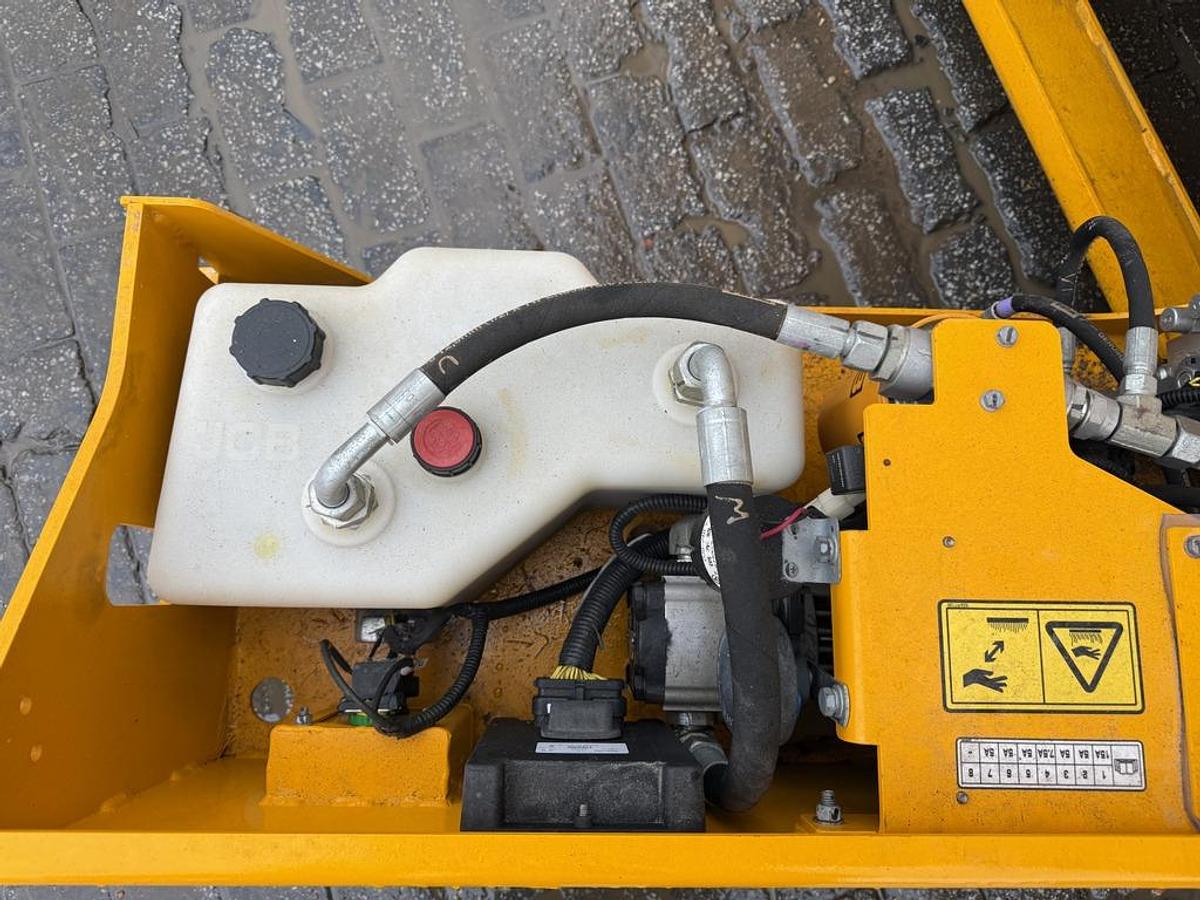 Used JCB S2632E 10m Electric Scissor Lift