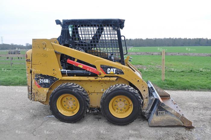 Used CATERPILLAR 216 B3