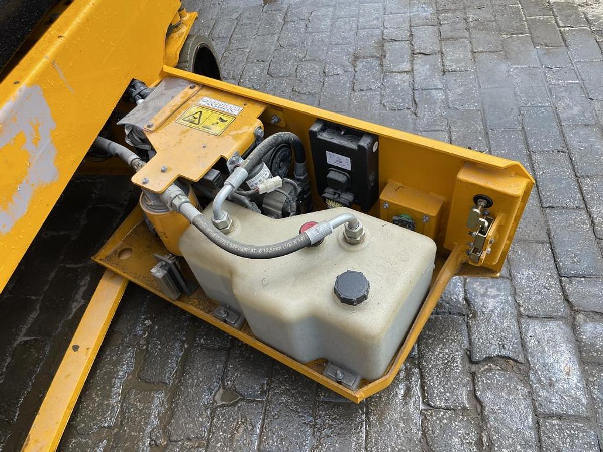 Used JCB S1930E 8m Electric Scissor Lift