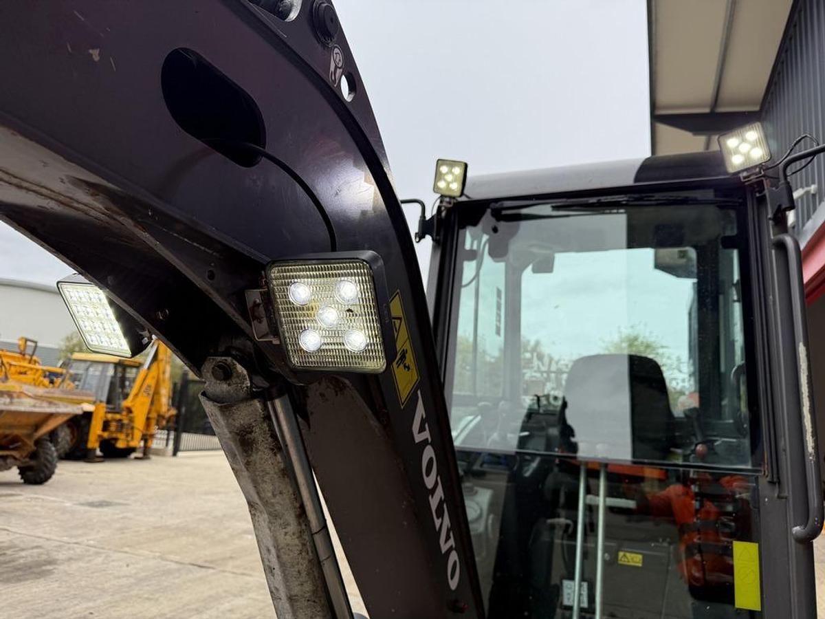 Used Volvo ECR25D 2.5t Mini Excavator