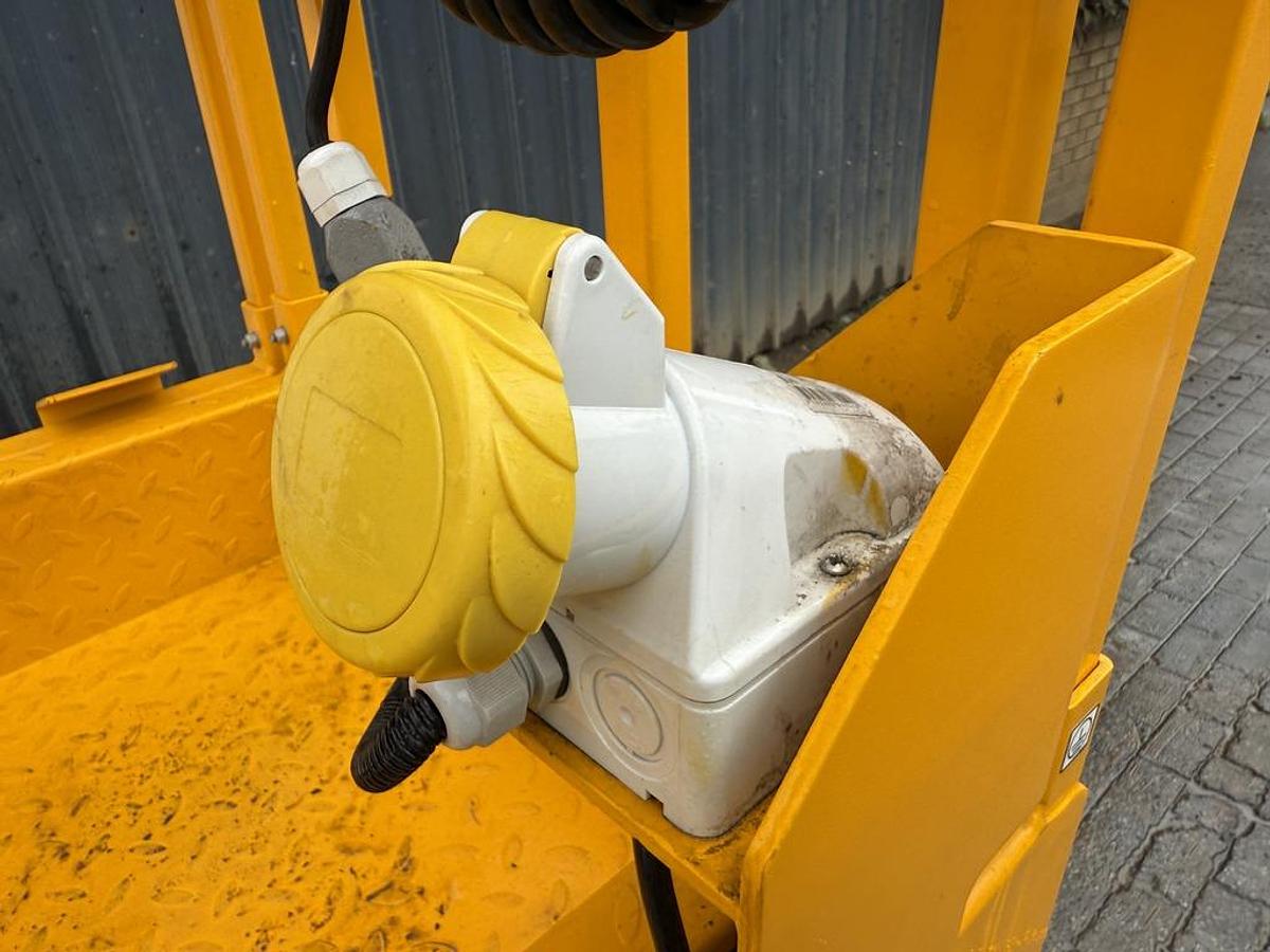 Used JCB S1930E 8m Electric Scissor Lift