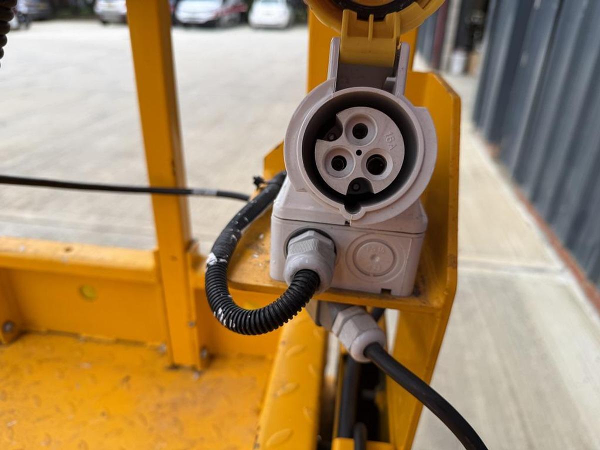 Used JCB S1930E 8m Electric Scissor Lift