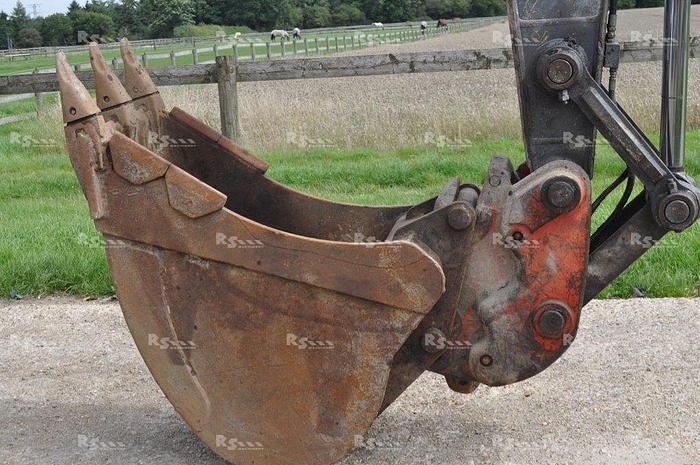 Used VOLVO EC140B LC