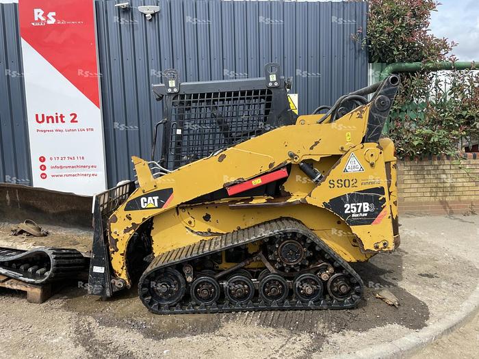 Used CATERPILLAR 257 B3