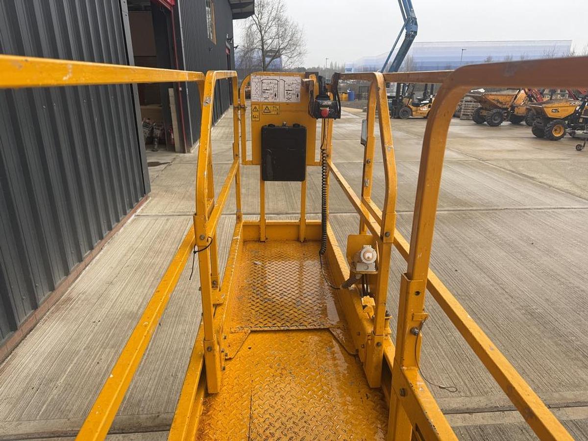 Used JCB S1930E 8m Electric Scissor Lift