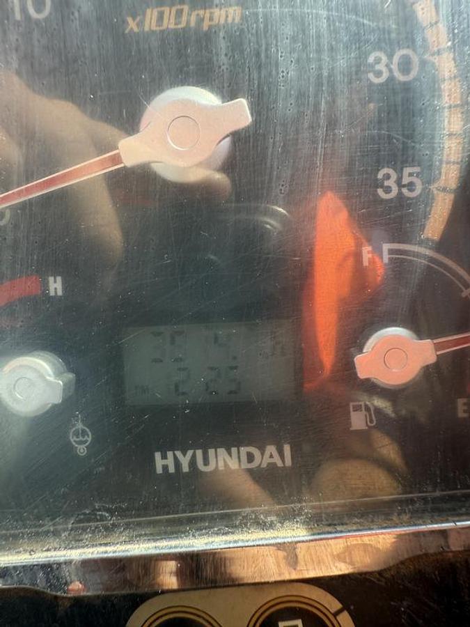 Used HYUNDAI ROBEX 60CR-9