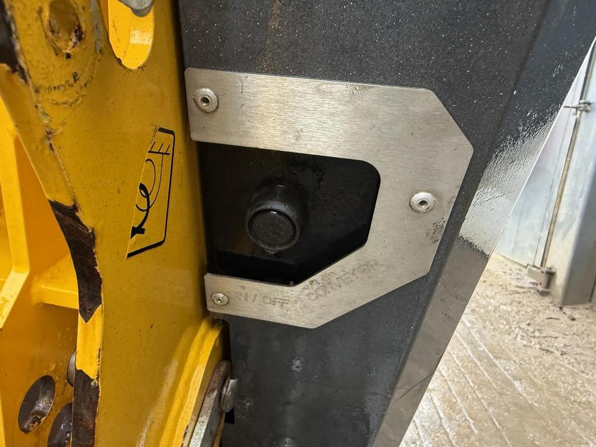 Used Dragon CR300 Tracked Mini Crusher