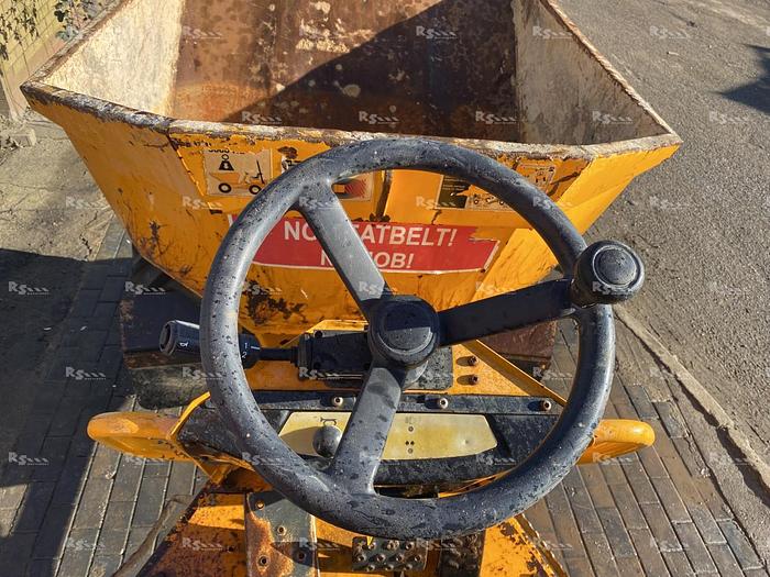 Used THWAITES 3 TONNE SWIVEL